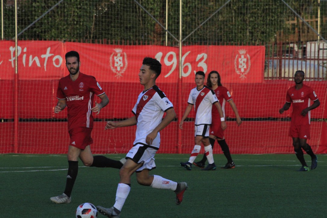 atleticodepinto's tweet photo. 📸 | Derrota pinteña en la visita del @RayoVallecano B al Amelia del Castillo esta tarde (0-3) #vamospinto #pintorayo https://t.co/E6C4COUKOa