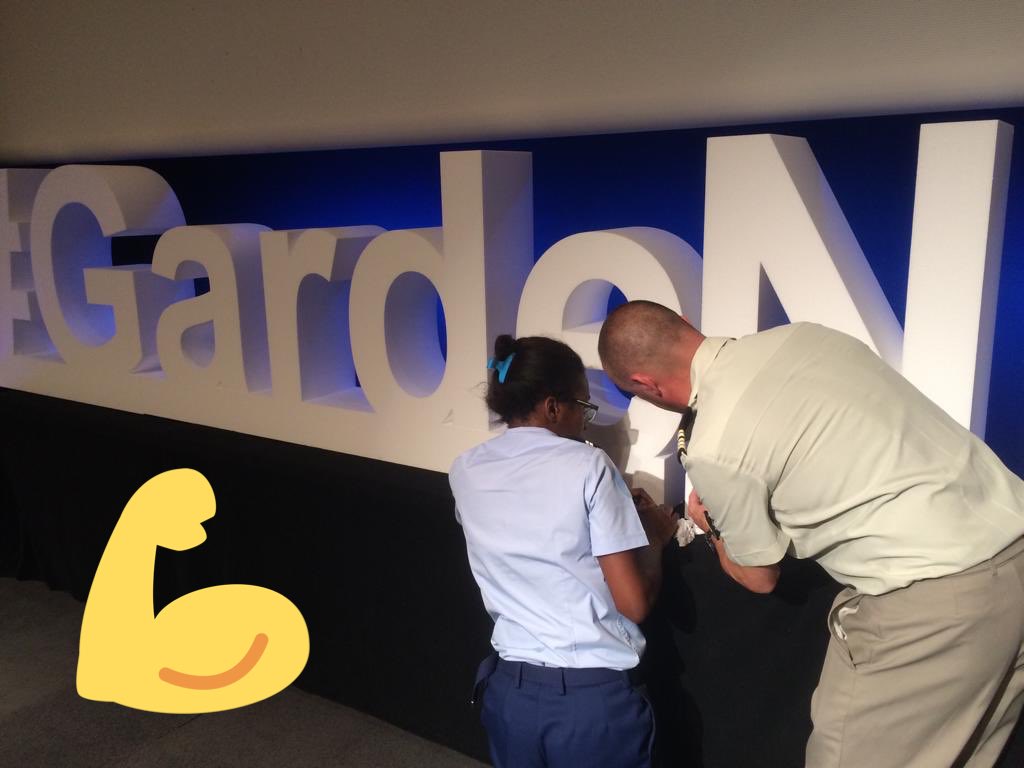 Merci à toute l'équipe du secrétariat général de la <a href="/GardeNatFR/">Garde nationale</a>, composée de personnels d'active et de réservistes, pour la parfaite organisation de cette 2ème édition des Assises de la #GardeNationale ⭐️ J'ai de la chance de travailler avec vous au quotidien #DreamTeam