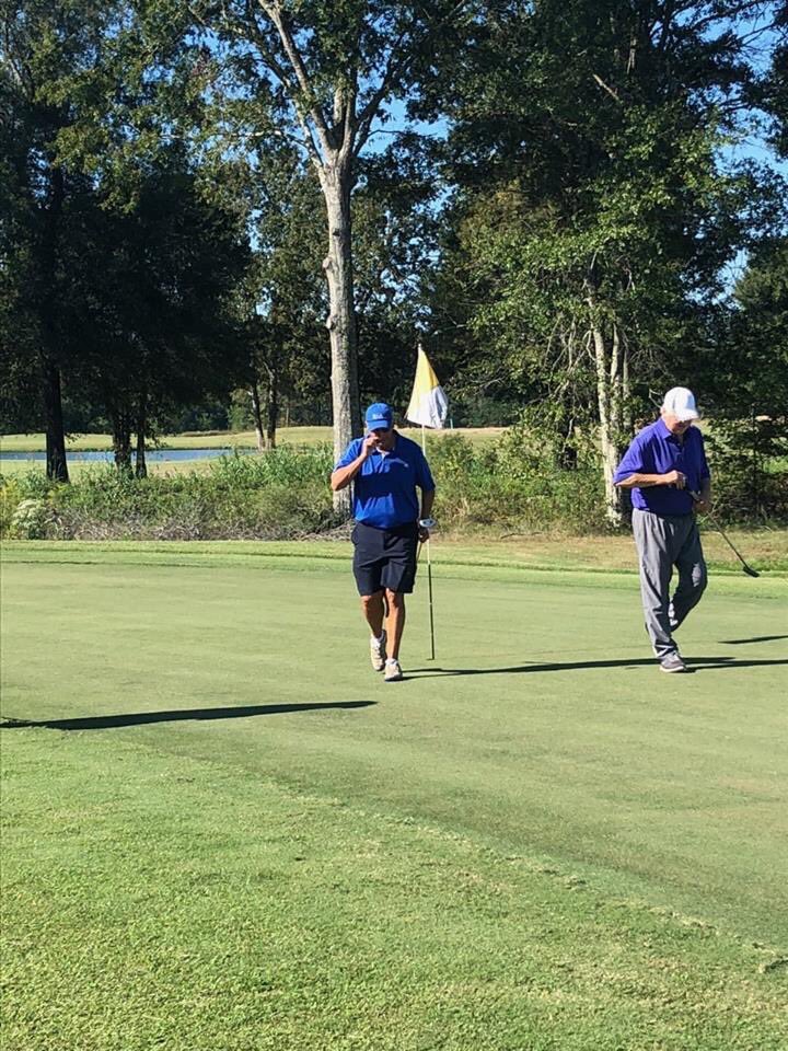 Lots of early morning golf before the big game today.  Geaux Tigers!