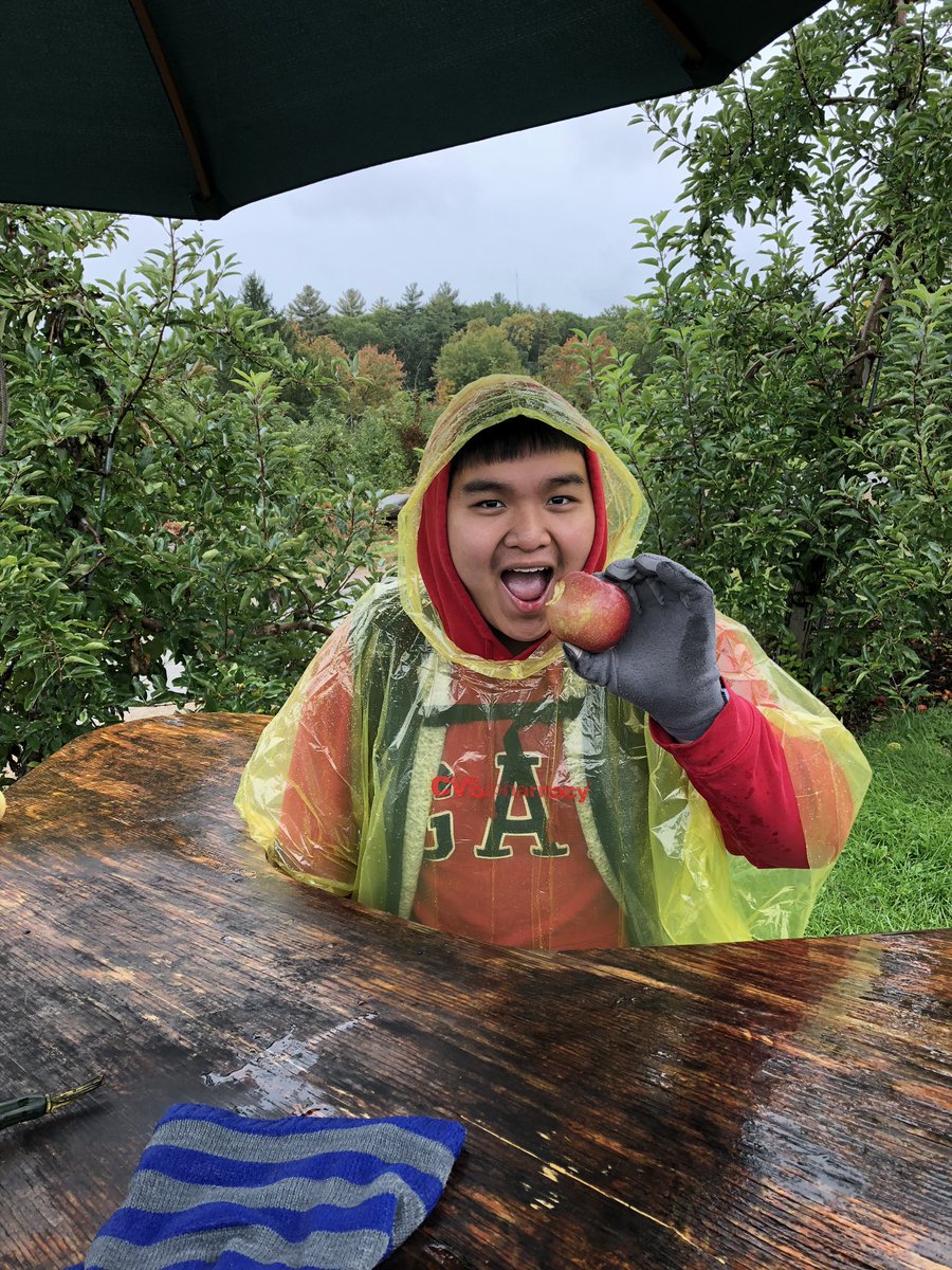 BU_UpwardBound's tweet photo. Apple Picking was lots of fun despite the rain. https://t.co/Ao8QP5bvWJ