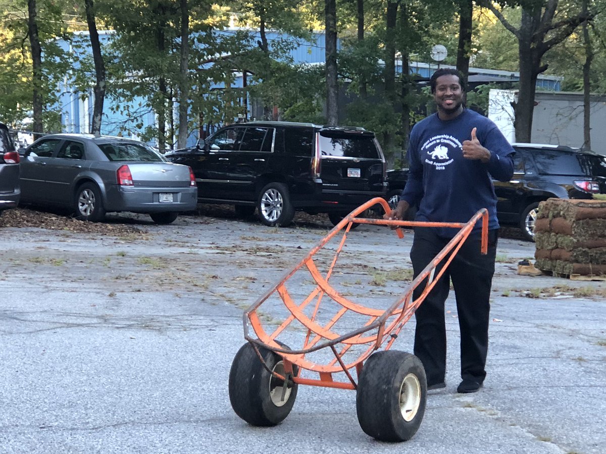 NashAlexander3's tweet photo. @FLAGryphons10 enjoyed giving back to the community bright and early this morning with @GeorgiaPower and Bright Futures Atlanta. Anticipating the next opportunity to give back in the near future. https://t.co/ZZmOliMb8i https://t.co/s0XobbkY6w