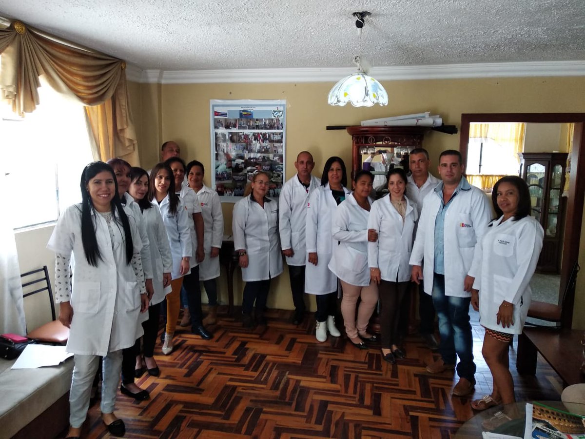 Maylin53105017's tweet photo. Brigada de Loja 
En la unidad está la fuerza. Juntos seguiremos avanzando y logrando éxitos.
@brigadacubanae
@embacuba_ecuad 
@DiazCanelCuba 
@CubacooperaCu 
#Cuba 
#CubaEsSalud 
#Cubacoopera https://t.co/W092nVBsvU