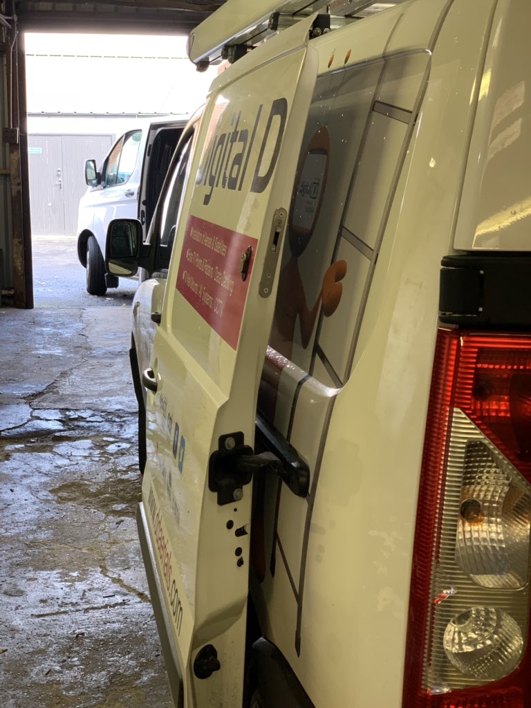 ALSCarLocksmith's tweet image. Another Digital Direct van secured with hook style deadlocks 👌🏻
#vansecuritylocks #Peugeot #upgradedvanlocks #deadlocks #hykeedoorlock #replock