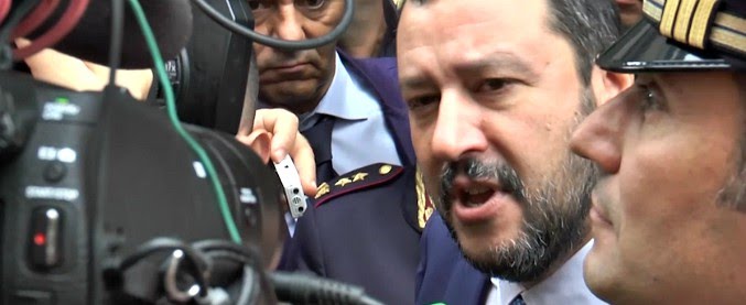 Riace, la circolare del Viminale che ordina il trasferimento dei migranti ospiti dello Sprar: leggi il documento