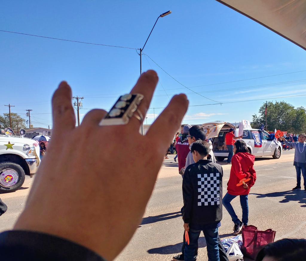 REZ_woman's tweet photo. when we saw the U of A float....
Gave a them, the Pitch Fork
\n//,
#WNF2018
#TubaCityParade https://t.co/9vDSzDaMKO