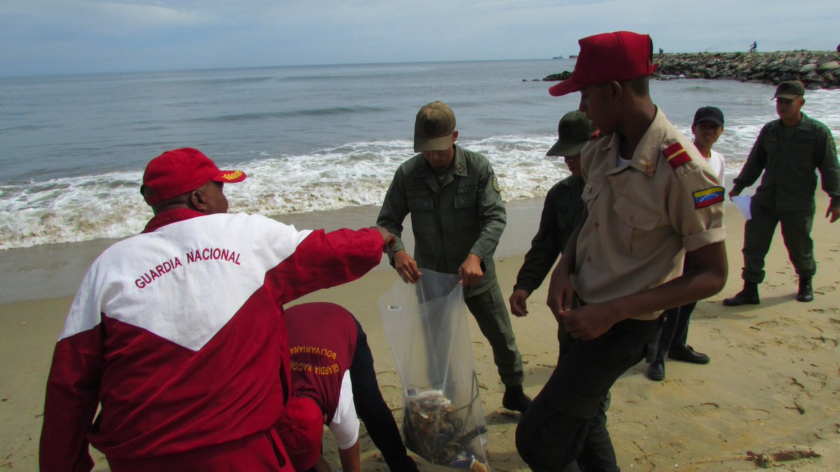 FANB||#GNB|| CZGNB-41 Carabobo||Hoy #13Oct Se realizo una excelente Jornada de Limpieza en el sector Palma Sola Municipio Morón en el Marco de Adopta una Playa, en compañía de @GNB_CARABOBO @Guarderia41 @GNB_CARABOD412 @cegacarabobo1 @MinEc_Carabobo @fundamiarbol @InparquesCarab