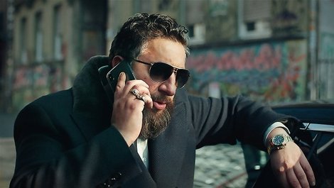 piqd_de's tweet image. Die erste Staffel #4Blocks war ein Überraschungserfolg. Kann die nun anlaufende zweite Staffel dem #Hype gerecht werden? @axelweidemann gibt bei im @FAZ_Feuilleton eine Antwort.
-piq von Martin Böttcher
piqd.de/pop-kultur/4-b…