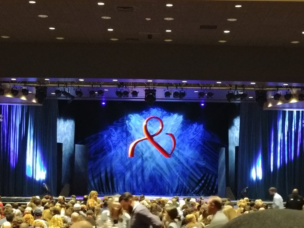 BelHart85's tweet photo. So much fun watching @pennjillette &amp; @MrTeller do their thing last night @NorthernQuest ! #bestmagiciansever #theonlygoodlies #spokane #northernquestcasino #penn #teller #fooledus https://t.co/DnFgUUuO6e