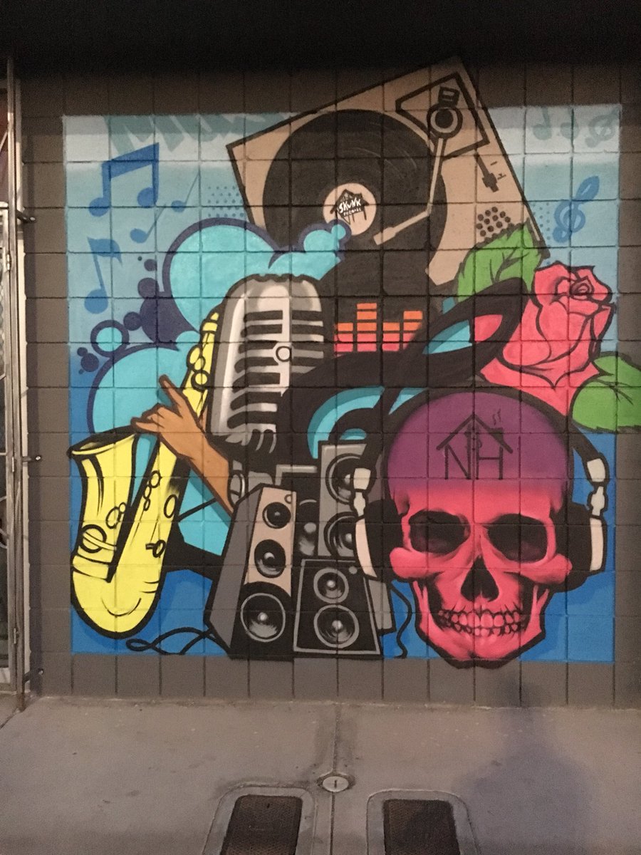 DesignCows's tweet image. #LasVegasMuralArt see more at dcows.me/art 🎨