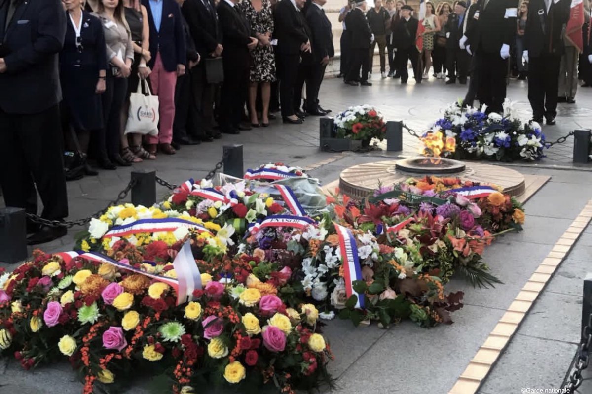 Cérémonie de ravivage de la Flamme en présence de <a href="/gdarrieussecq/">Geneviève Darrieussecq</a>.🔥
« Les engagés d’hier comme les engagés d’aujourd’hui sont unis par le service désintéressé de la Patrie.»