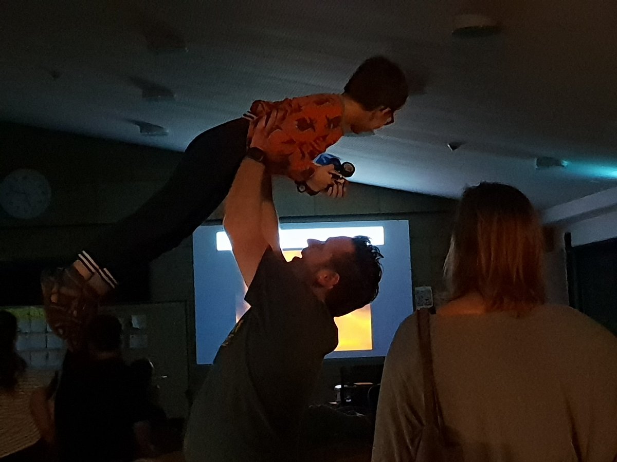 klassenkrempel's tweet image. #echat18 Karaoke. Time of my life: mit Hebefigur😎