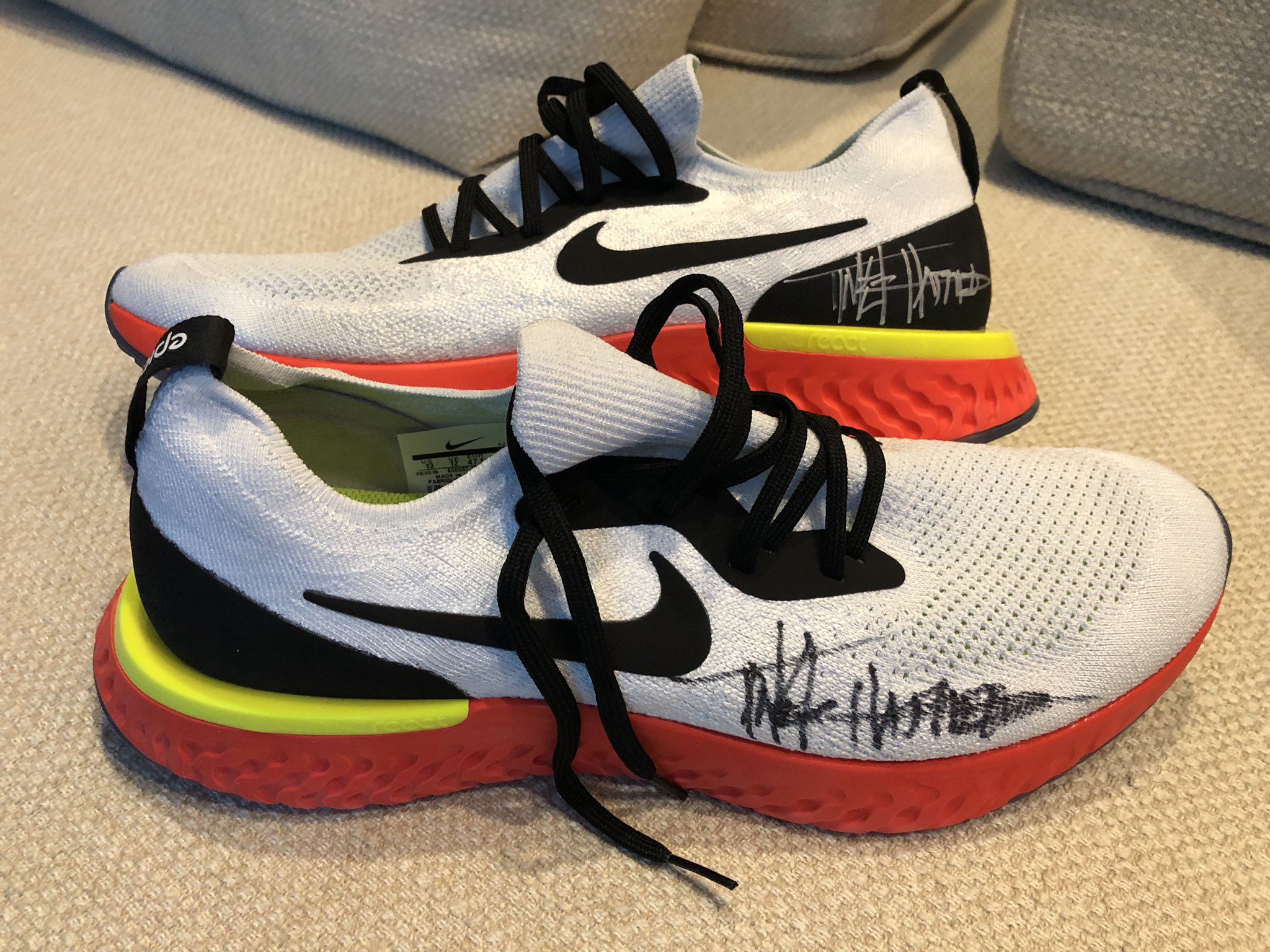Nike epic react flyknit white bright crimson best sale