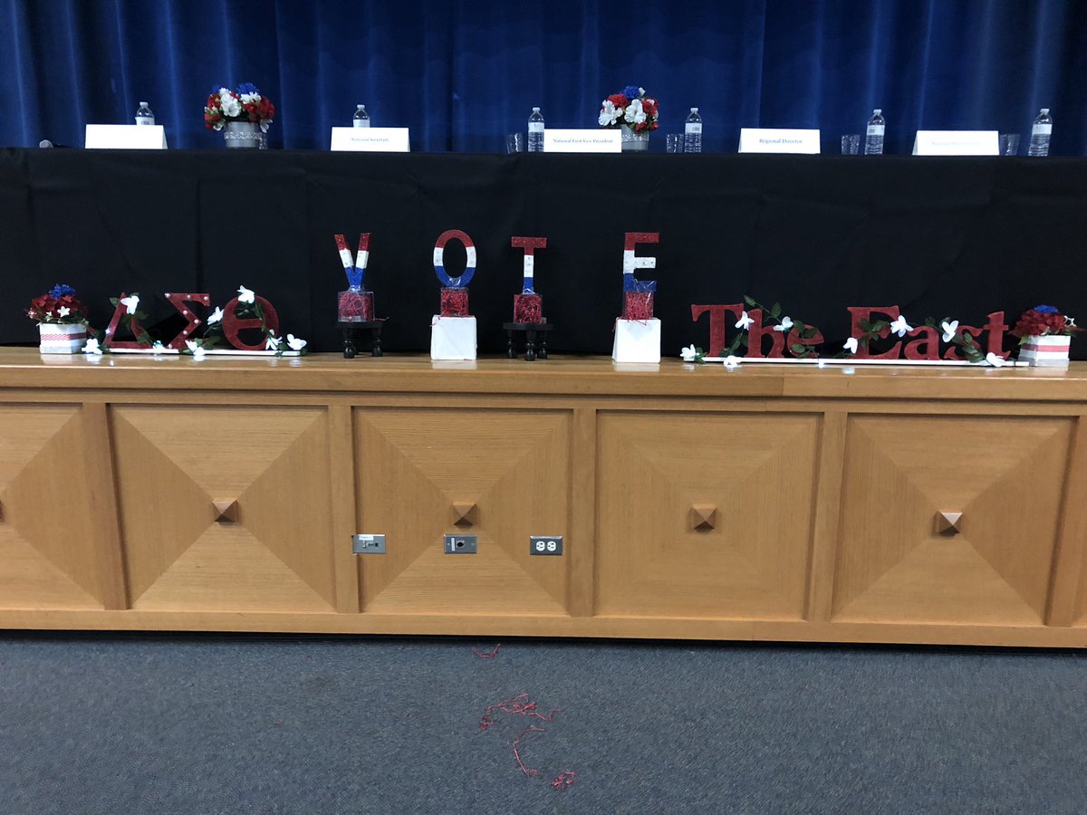 dstnyac's tweet photo. #DSTNYAC at the Elections and Engagement Political Action Forum in Philadelphia, PA. #EastEmpoweRED #DeltasTakePhilly #FirstGradChapter #NYACSocialAction #seeusinaction #gamechangers #DST1913 https://t.co/jX8NH2U5yj