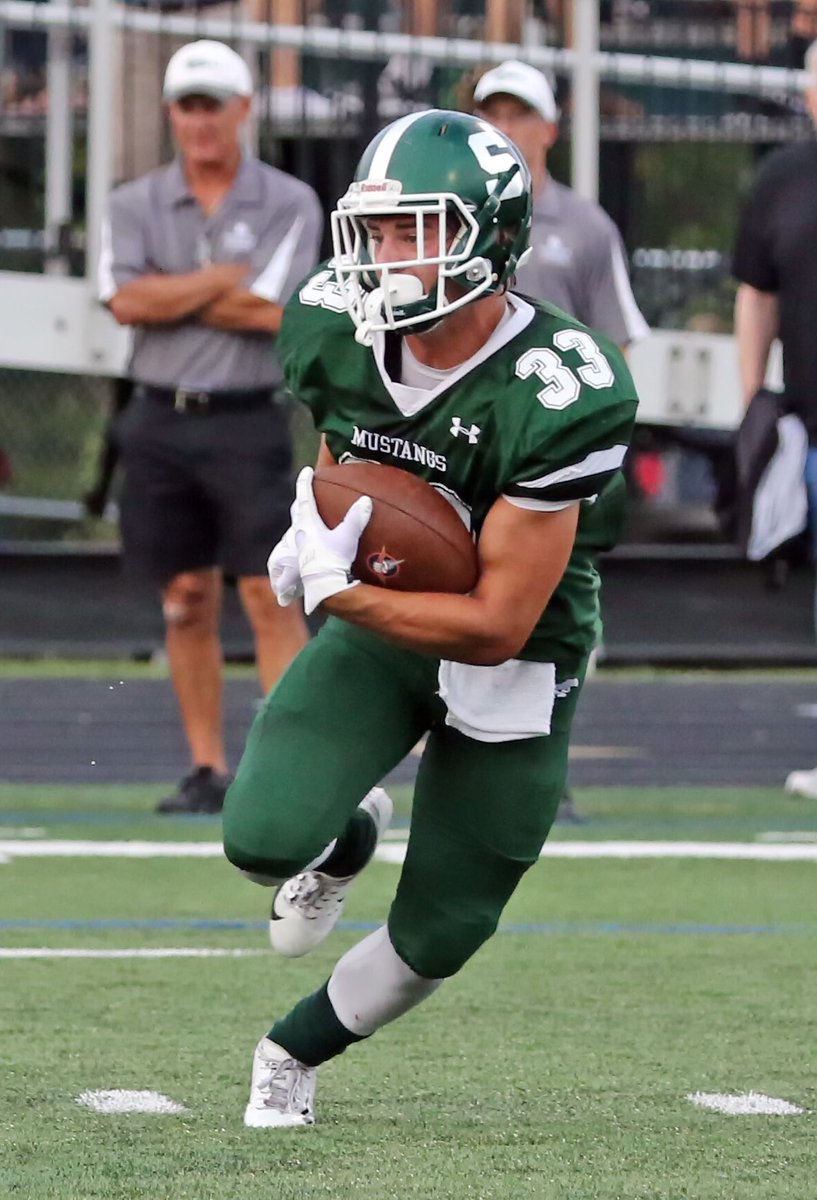 Strongsville Mustangs get a big win 42-28 on the road against Shaker Heights. TDs by Griffin (x4), Adams and Gillette! 🐎🏈