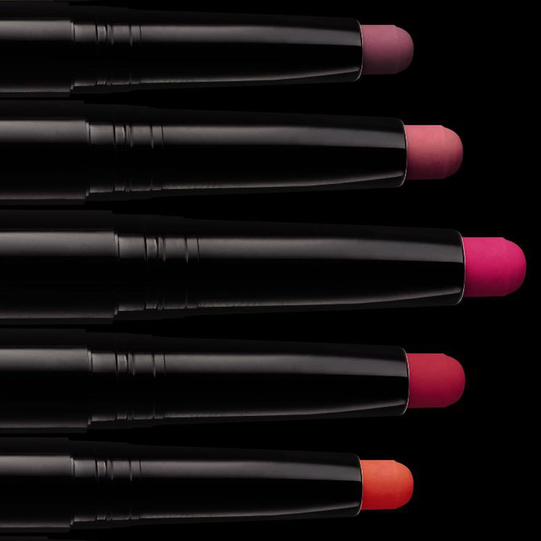 LauraMercier's tweet photo. Vibrant colors in a slim, precision bullet for the perfect lip every time. What’s your go to #VelourExtreme color?
FEATURED: Velour Extreme Matte Lipstick https://t.co/CJVkSYaHIk