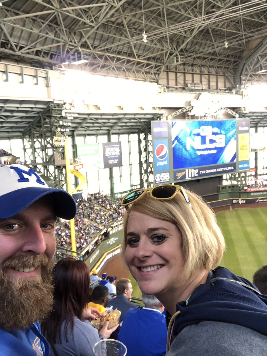 kurdy929's tweet photo. Let’s go Brewers! #OurCrewOurOctober https://t.co/z8uBz0zxaP