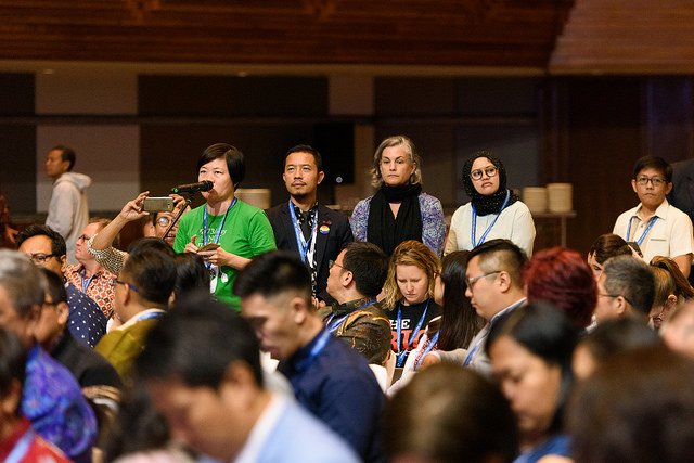 Banquemondiale's tweet photo. Christine @Lagarde  et @JimYongKim  ont rencontré des représentants d'organisations mondiales de la société civile lors d'un événement organisé parallèlement aux Assemblées annuelles à Bali. Voir le replay (en anglais) https://t.co/tBqDq0ChED #AMCSO18 https://t.co/8wy9S8uQnl