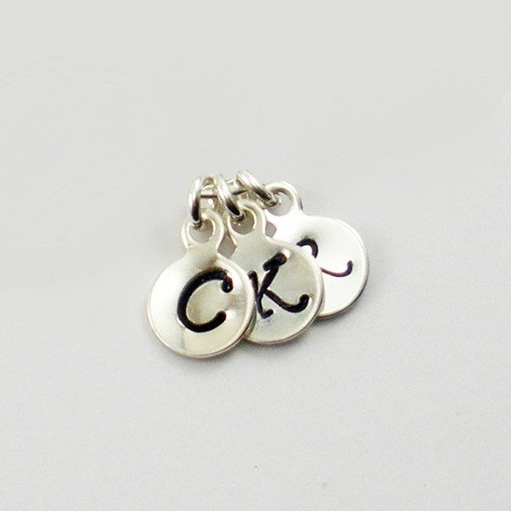 StarringUJewel's tweet photo. Add-on Option for our https://t.co/yNW1rETJpU via @EtsySocial #jewelry #etsymntt #initialdisc #initialtag https://t.co/PIF55Xg12e