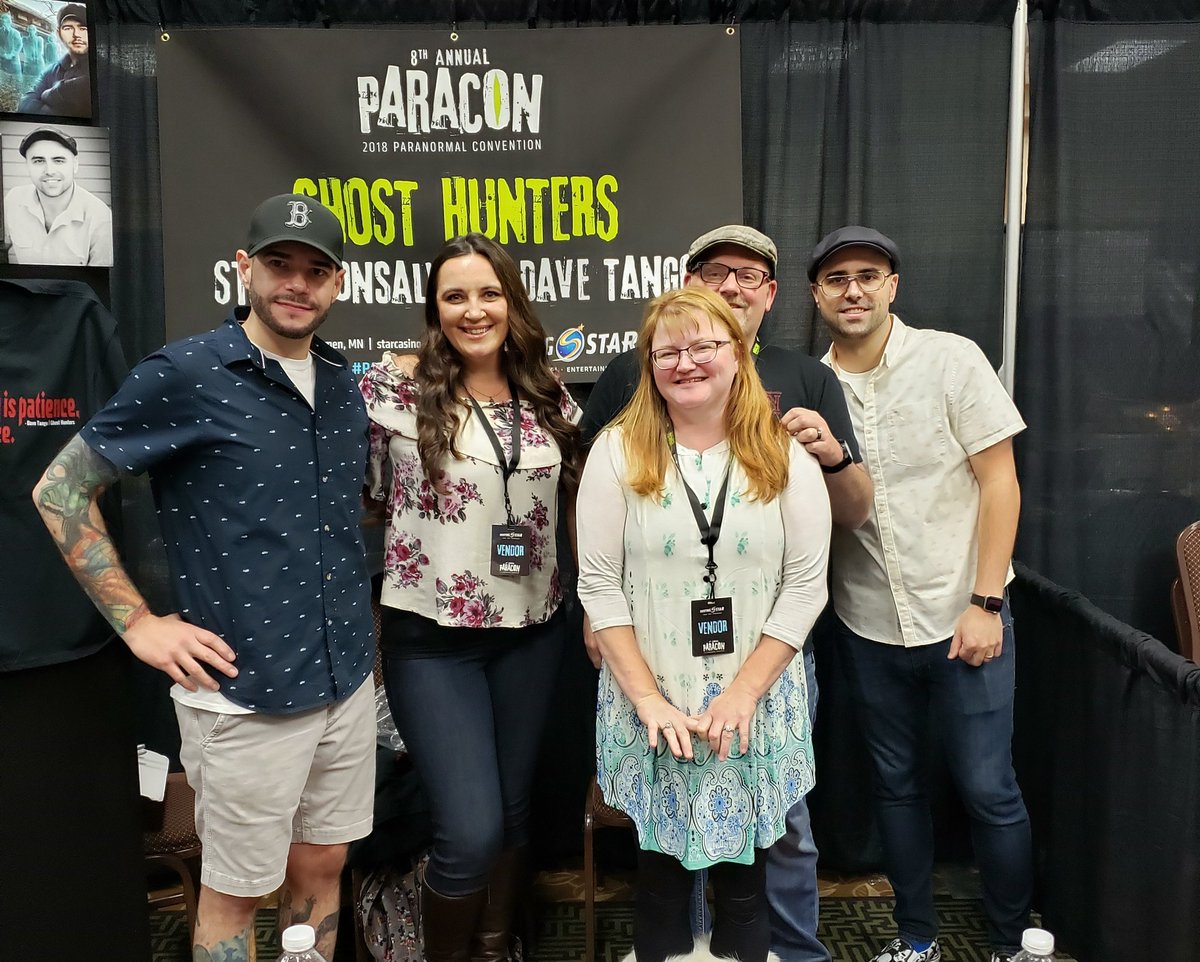 UnveiledPRS's tweet photo. Best booth neighbors ever!!! @stevegonsalves1 @davetango @sscasino #Paracon2018 #ssc #parafamily https://t.co/EBu9kDVYXQ