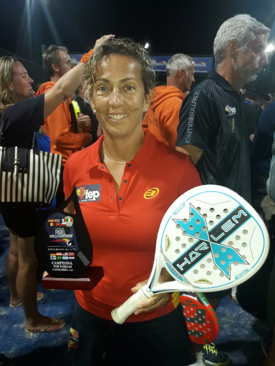 Gala León se proclama Campeona del Mundo por parejas +45 años y por equipos con la selección Española en el #SeniorsWCPadel2018 Todo el equipo #harlempadelteam te damos la enhorabuena
<a href="/padelfederacion/">Federación Española de Pádel</a> <a href="/HarlemPadel/">Harlem Padel</a> #padel #wpt #padelon #padeladdict #PadelFemme #padelfemenino