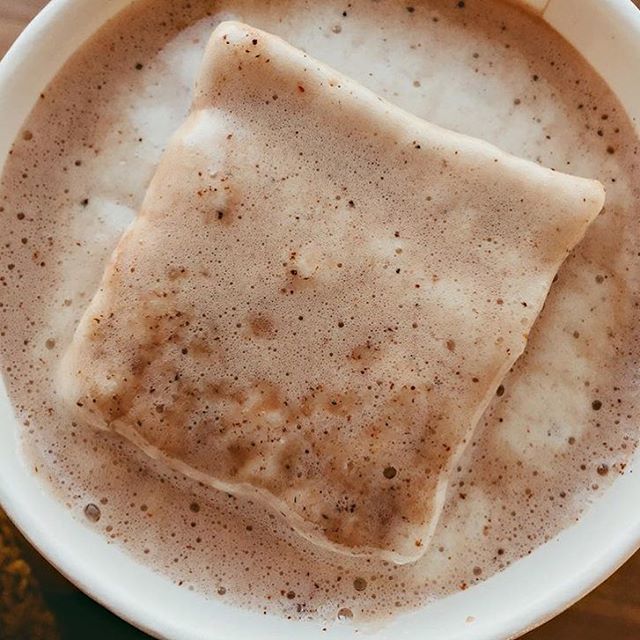 katiebugsokc's tweet photo. Snickerdoodle hot chocolate is our family's favorite! 😍 What's yours? #gourmethotchocolate #handcraftedmarshmallows #naturallysweet #hotchocolateseason🍂🍁 https://t.co/1UZh2NwJgE https://t.co/i5PxpiMCDt