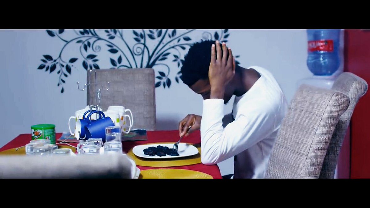 KingNIMWELL's tweet photo. In #SingleAndFree by @KinaataGh He communicated two imptnt msgs. In the MP3 he adrsd the imptnc of moving on without a partner. Sayin no to suicide dat comes with relatship brkups.

In the music video, the imptnce of a partner In a relatnship n shwed us why we need each other• https://t.co/fUKEsST217