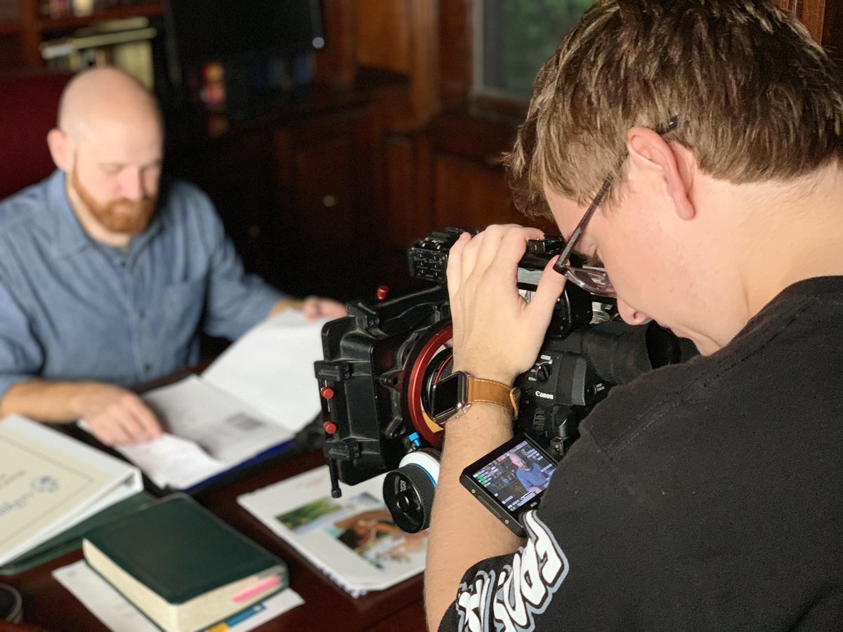 pioneermediagrp's tweet photo. Several @oakridgeowls students gathered over fall break to help @willg1927__ on set for his short film project. Love how our students (and Mr Hebert!) are so supportive of each other! https://t.co/aE4YCnb6ZT