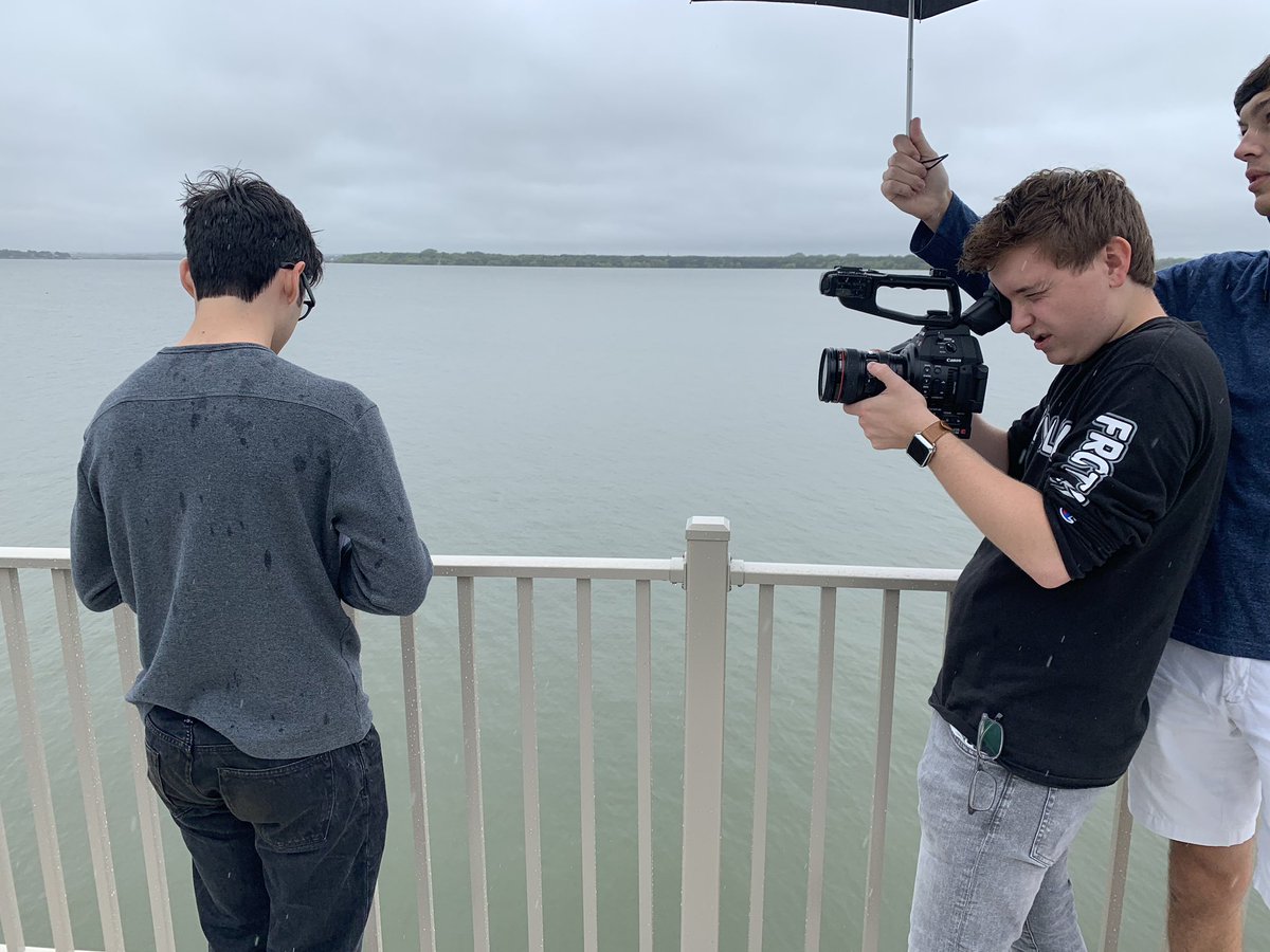 pioneermediagrp's tweet photo. Several @oakridgeowls students gathered over fall break to help @willg1927__ on set for his short film project. Love how our students (and Mr Hebert!) are so supportive of each other! https://t.co/aE4YCnb6ZT