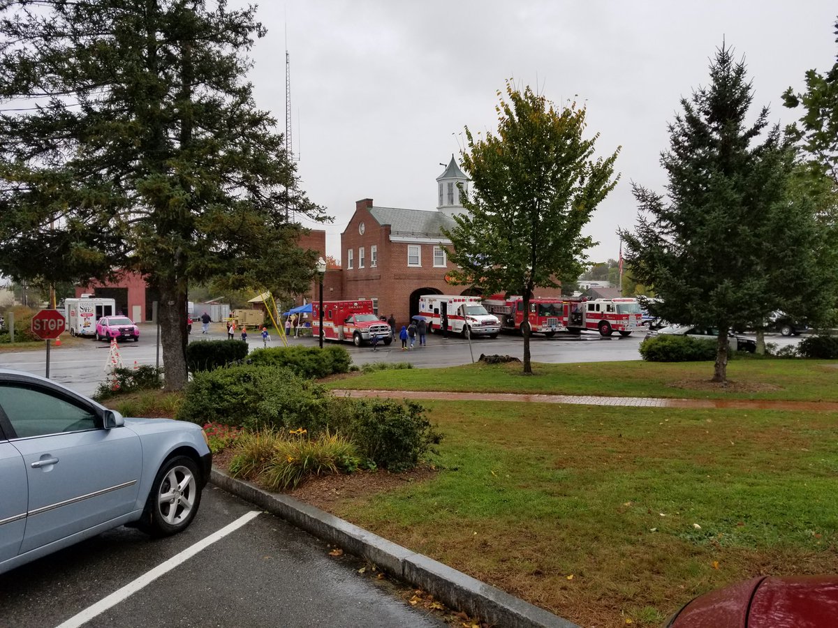 NatashaJAdams's tweet photo. Spreading the word about #firstNET with the @Orange_Fire_Ma Thank You for all you do for our community! @BlevinsMandi @FirstNet https://t.co/95vsVEKxKz