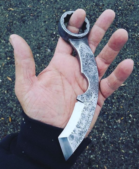 RavenStagKnives's tweet photo. This Tanto style wrench knife is forged with a 2.5" blade and has a polished finish like a jewel. I will post this tonight on my Etsy https://t.co/oAuUixBh3H #knifeporn #knivesforsale #wrenchknives https://t.co/cwLdTS2P6z