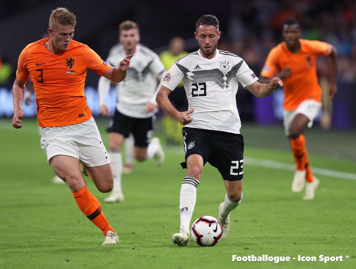Footballogue's tweet photo. [#LigueDesNations] PAYS-BAS🇳🇱 3-0 🇩🇪ALLEMAGNE

⏱ FIN DU MATCH !

⚽️ Van Dijk
⚽️ Depay
⚽️ Wijnaldum 

Les Pays-Bas prennent la 2e place du groupe !

#NEDGER https://t.co/4z0lGVpPwZ