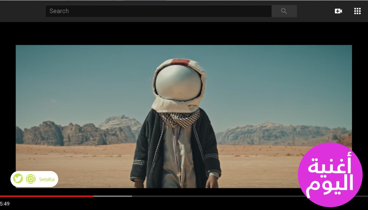 SeetaKsa's tweet photo. يقول الشاعر: حبيت القمر، طلع القمر اصطناعي.. حبيت الورد، طلع الورد بلاستيكي 🌙 🌎 #47soul #أغنية https://t.co/9fIfsEqCW9 https://t.co/Odnbwg4zBa