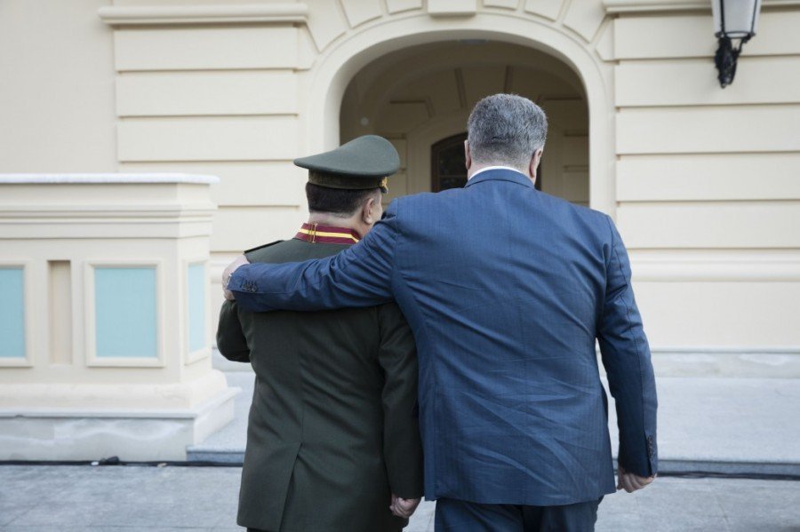 Президент отметил госнаградами почти 200 военнослужащих, - указы - Цензор.НЕТ 4575