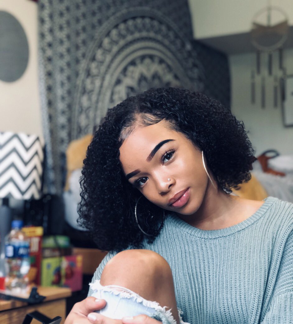 MikiaKeith's tweet photo. Sweater Weather ☁️ https://t.co/AmOtjUDV20