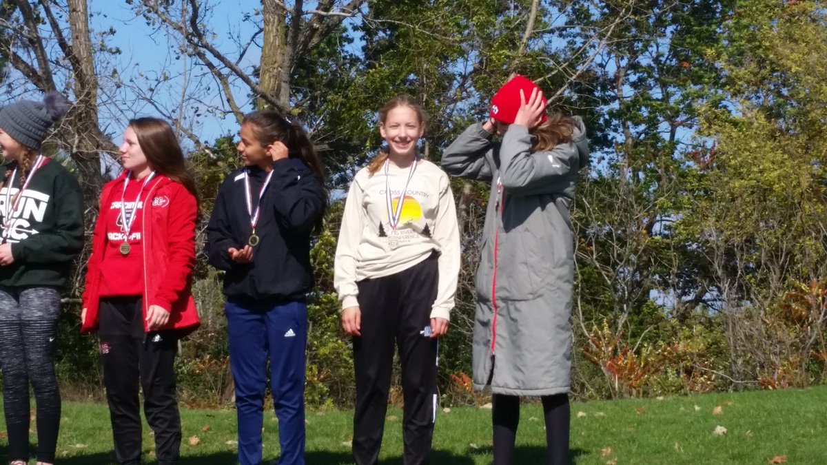 ECNorthXC's tweet photo. Congratulation to Logan Shakal on his honorable mention for the BRC all conference team and congrats to Aubrie Ecker for getting first team all conference! Way to represent Husky XC! #NXC #HuskyPride #Amazing https://t.co/VVnZlx2pOb