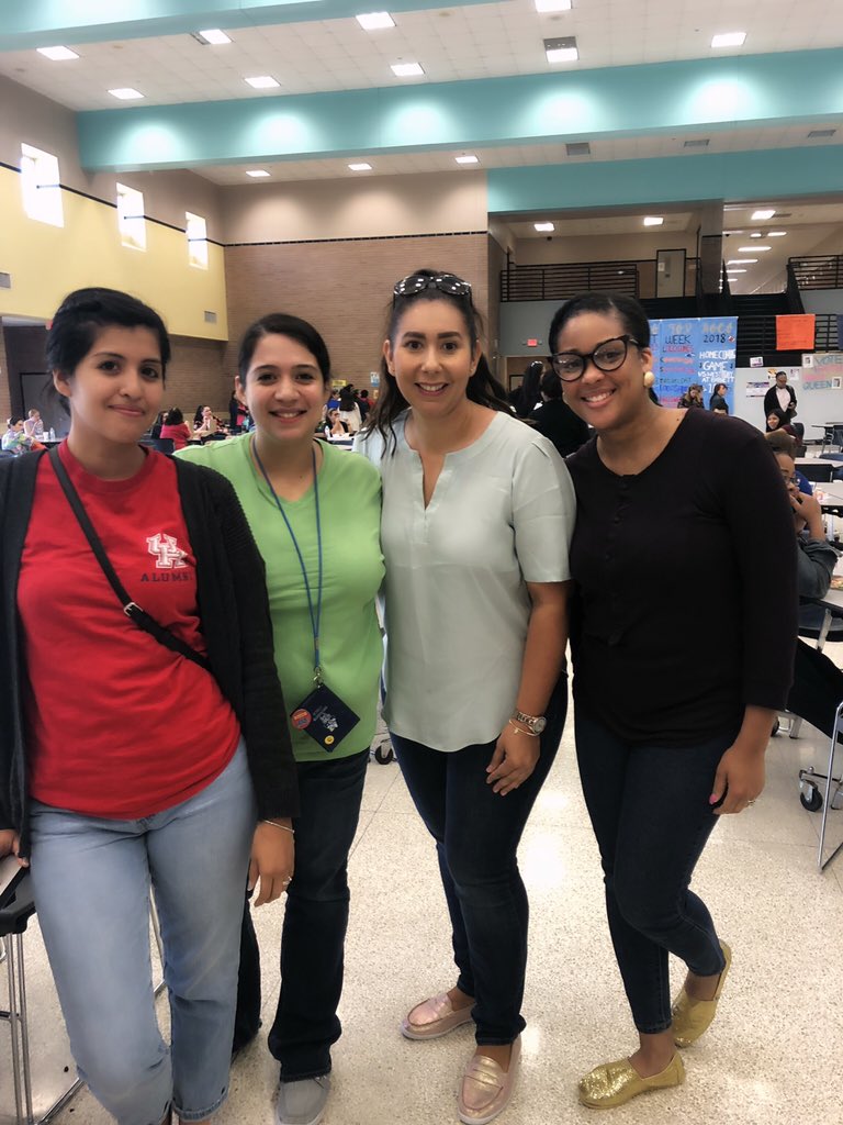 Almeda_Elem's tweet photo. A huge shout out to our dedicated teachers who spent their Saturday learning how they can help our students be successful writers! @SouthArea_HISD #writingsummit https://t.co/j0X3PaD1q0