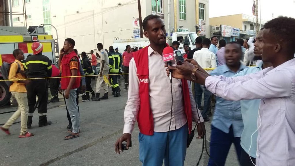 AaminAmbulance's tweet photo. Maanta waa sannad-guuradii 14ka October oo ahayd maalin uu dhacay qarax lagu dhamaaday. @AaminAmbulance waxay xanuunka la qaybsaneysaa dadkii weerarkaas ku waayay dadkii ay jeclaayeen. Dadka dhibanaha ah ayaan garab-taagannahay. @HarunMaruf @Moadow @AbdihakimAinte @Abukar_Arman https://t.co/cblBYYKsN2