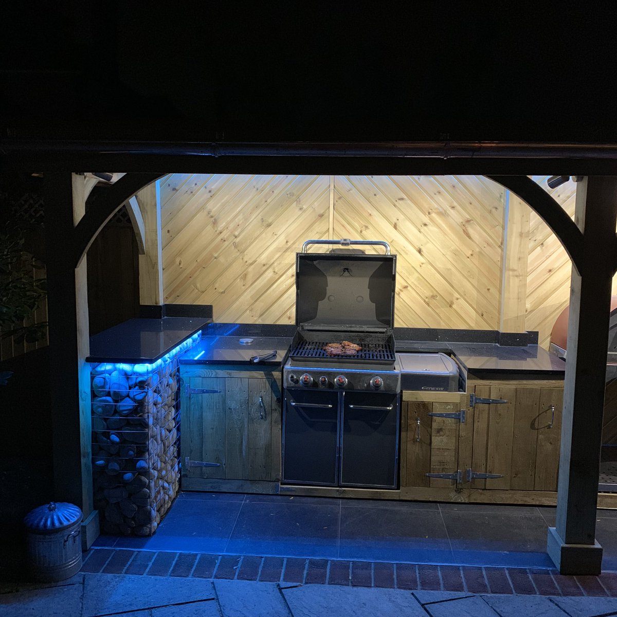 Cannot tell you how much it makes me smile when I cook on my new area 👨‍🍳