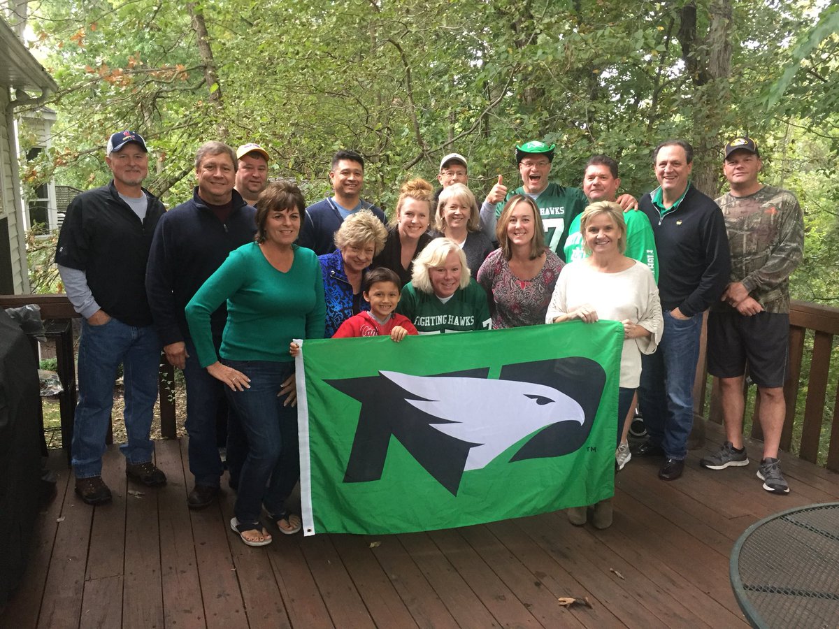 steve_sgreer's tweet photo. St. Louis Fighting Hawk Posse is in heaven !!! https://t.co/DAp2ksSMLk