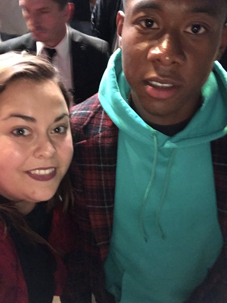 Babsii_Blubb's tweet photo. Helloooouuu @David_Alaba #BounceFightNight https://t.co/VRGZHq0ejK