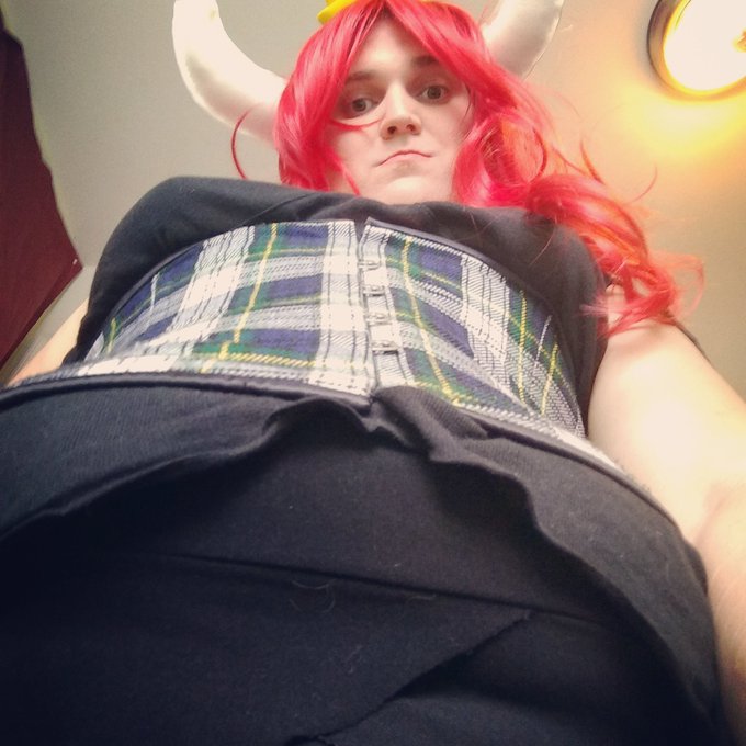 On your knees before the queen ❤️ #bowsette #bowsettecosplay #cosplay #redheadbowsette #ishowedyoumydickanswerme