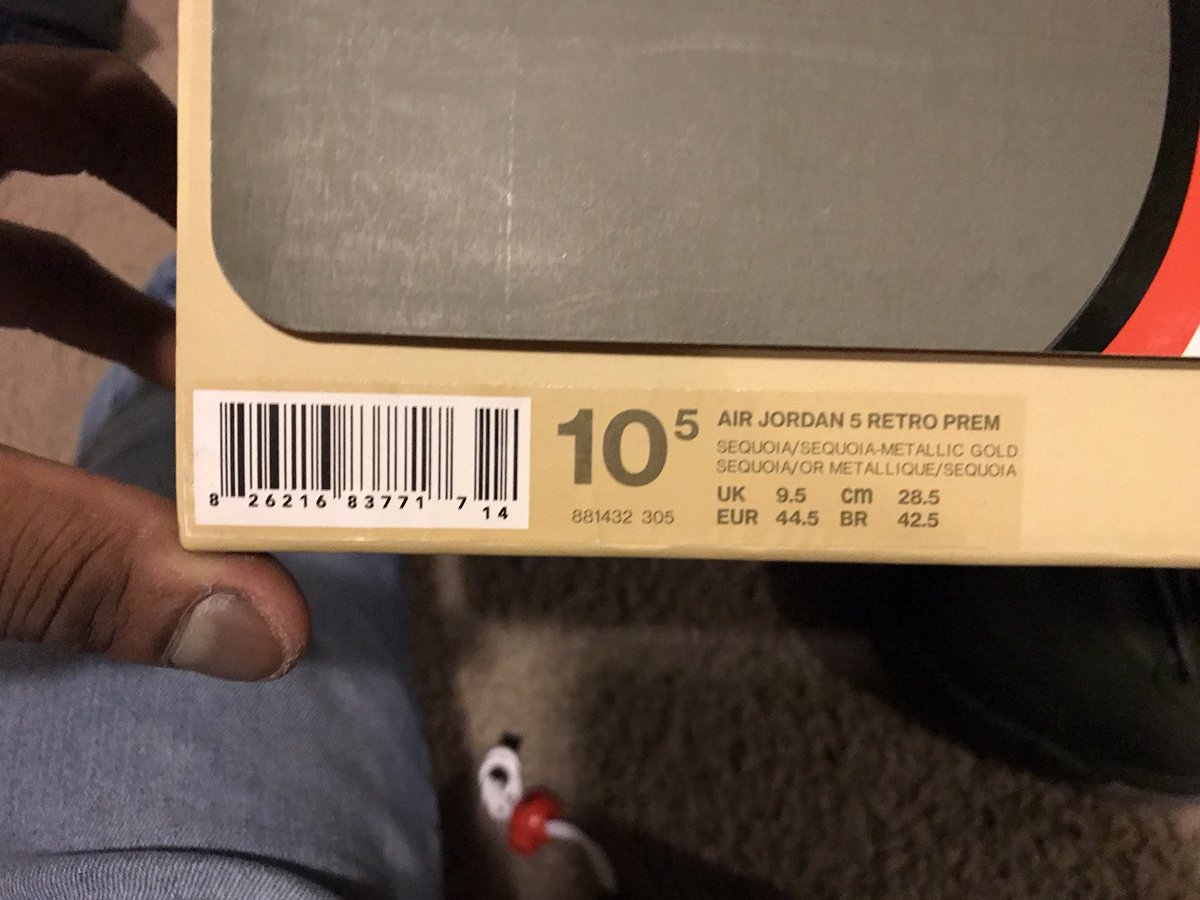 PrinceJSneakerz's tweet photo. I’m sorry y’all I was busy last night but here it goes nobody in SC GOT THSES the #TakeFlight5 ima sell them for $350 or &amp;400 somebody HMU if y’all want thses cause it’s small on my feet https://t.co/0fX4JBQG88