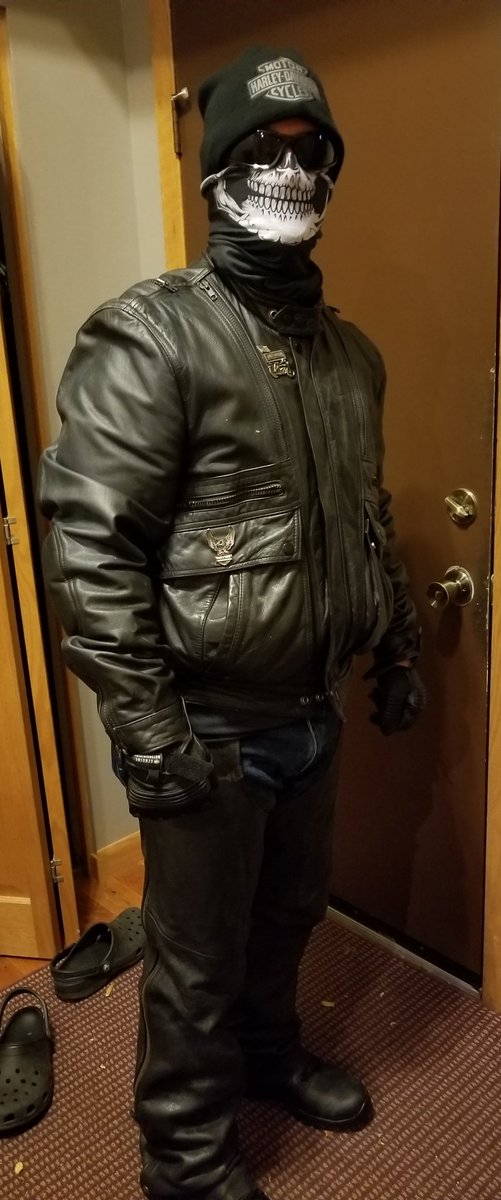 When your wife is focused, don't come behind her like this. #1love