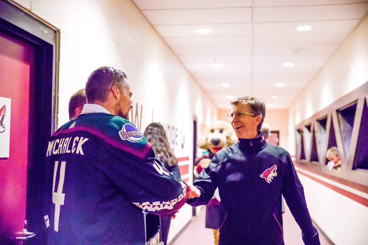 Our longtime equipment manager Stan lit up when he saw that Z was back in the house. #OurPack https://t.co/pBDKz3Wnwr