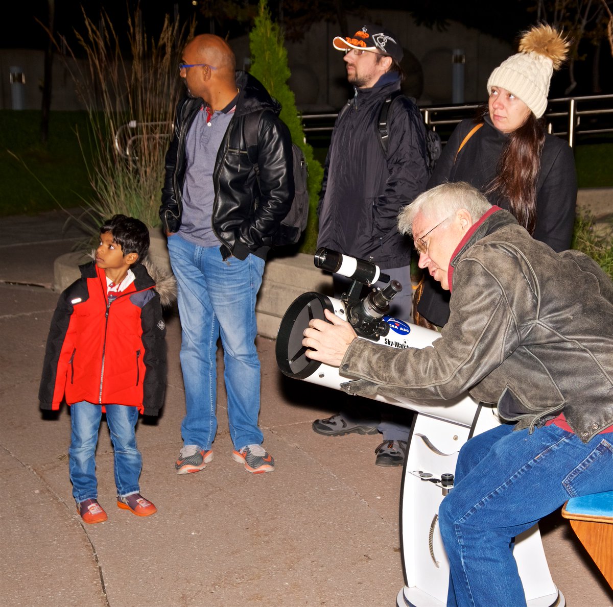 RASCTC's tweet image. RASC Toronto Centre at the Ontario Science Centre’s World Star Party. @rasc @OntScienceCtr #astronomy #worldstarparty #utat