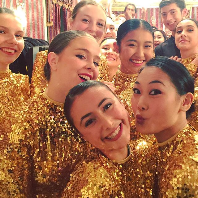 catherinebarr's tweet photo. Backstage with the solid gold dancers at #Splash2018 gala for @artsumbrella - these kids are amazing. Arts. Music. Life. #westvan #westvancouver @westvancouvermagazine #vancouver #vancity #yvr #westcoast #bc #vancouverstyle #luxury #luxuryliving… https://t.co/DHs9Zr47Sq https://t.co/HxA4I25iY2