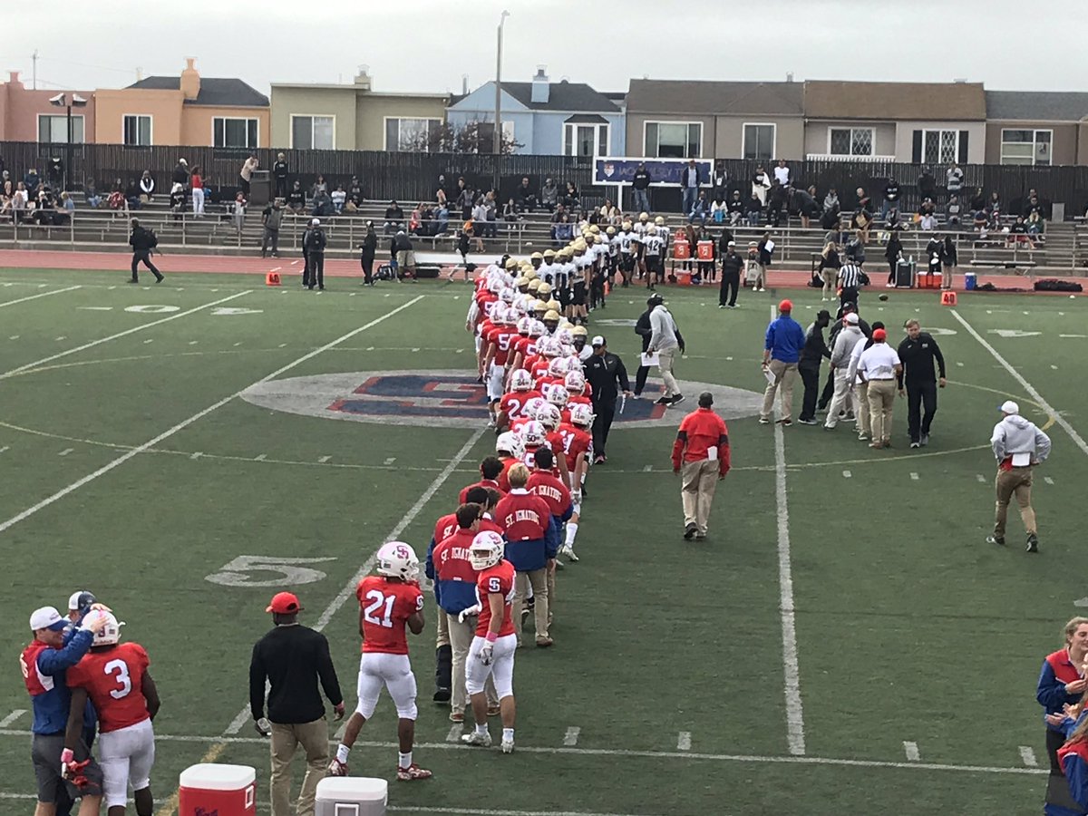 SIscores's tweet photo. Varsity Football final from The City @AMHSAthletics 24 @StIgnatius 38. The Cats with two big interceptions and score 28 points in a second half comeback. https://t.co/4vribMcv8N