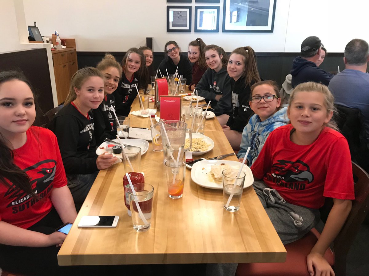 ES_Skyhawks's tweet image. Nothing better than some team bonding after winning Gold! Congrats Girls VBall!!! #ESSPride #GoldSeasonSoFar @lindsmac10 @TerriParker0305