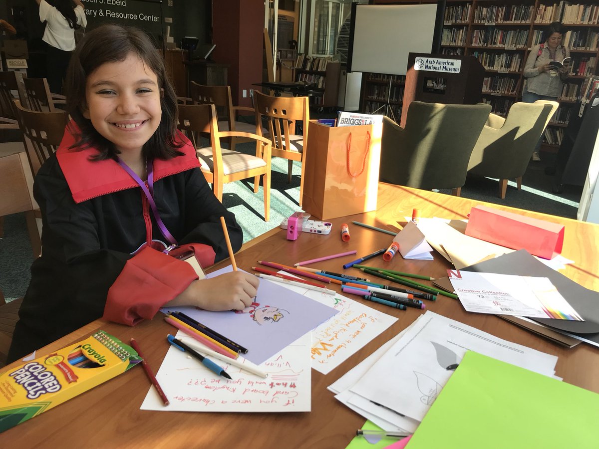 ComiqueCon's tweet photo. Some fun in the library drawing @ArabAmericanMus https://t.co/Hcn4j7uJR5