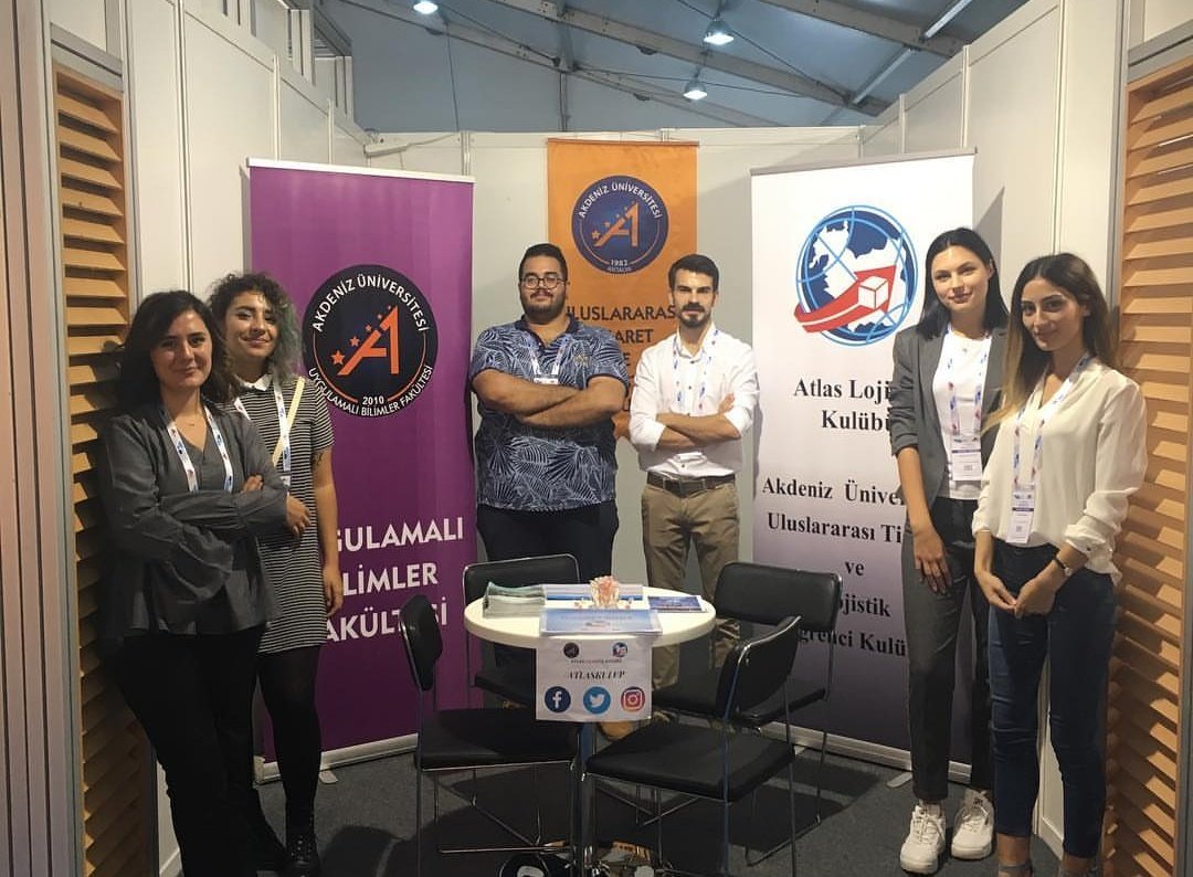 AkdUniLojistik's tweet photo. #AnkaraLojistikZirvesi ne katılarak hem bölümümüzü hem de üniversitemizi temsil eden @Atlaskulup ümüzü ve kulüp başkanımız @rumeysa_tokcan başta olmak üzere tüm destek veren ve katılan öğrencilerimizi tebrik ederiz 👏👏❤🍀 https://t.co/R36jStCujH